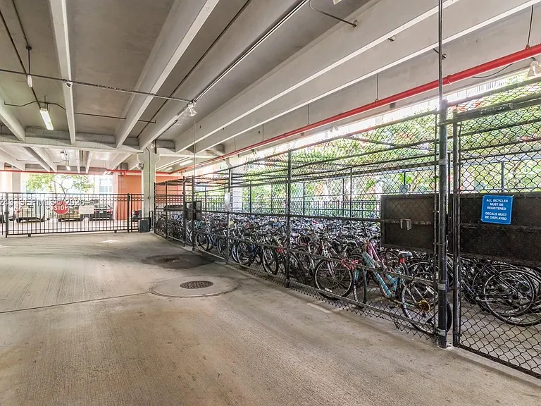 2000 N Bayshore Dr #626 — Photo 31