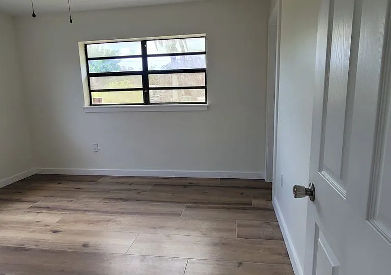329 W Arlington St — Photo 13