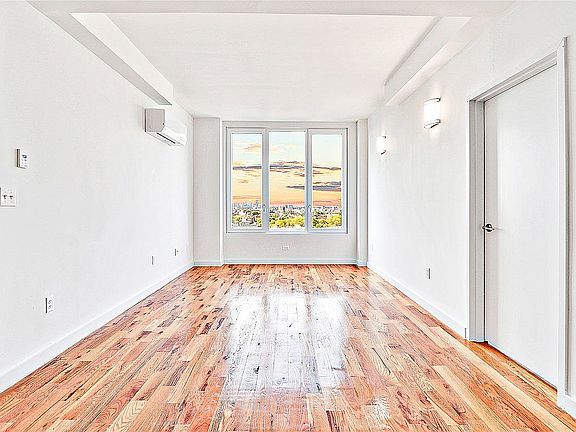 2nd image of 15 Somers St #5A