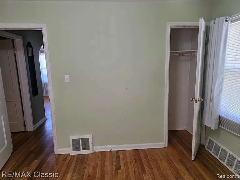 3366 Ellwood Ave — Photo 5