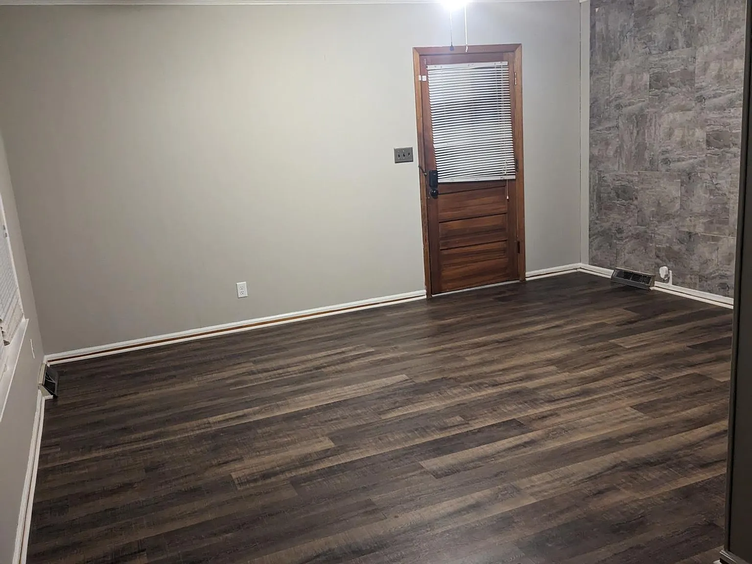 929 Seminole Ave — Photo 2