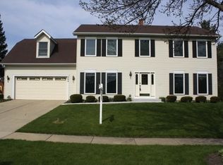 202 Gareth Ln, Schaumburg, IL 60193