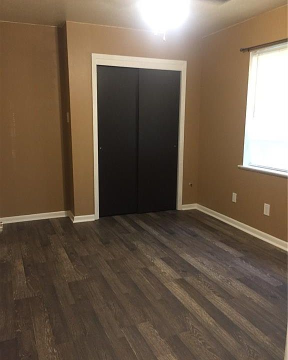 2nd image of 1909 Hollyhock Dr