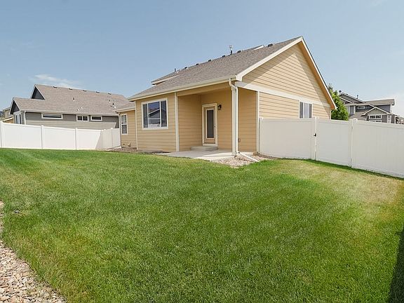 4th image of 383 Mount Bross Ave