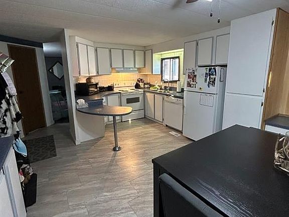 4th image of 106 1st Ave SW #68