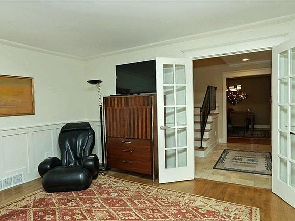 5th image of 2087 Bridgeport Dr