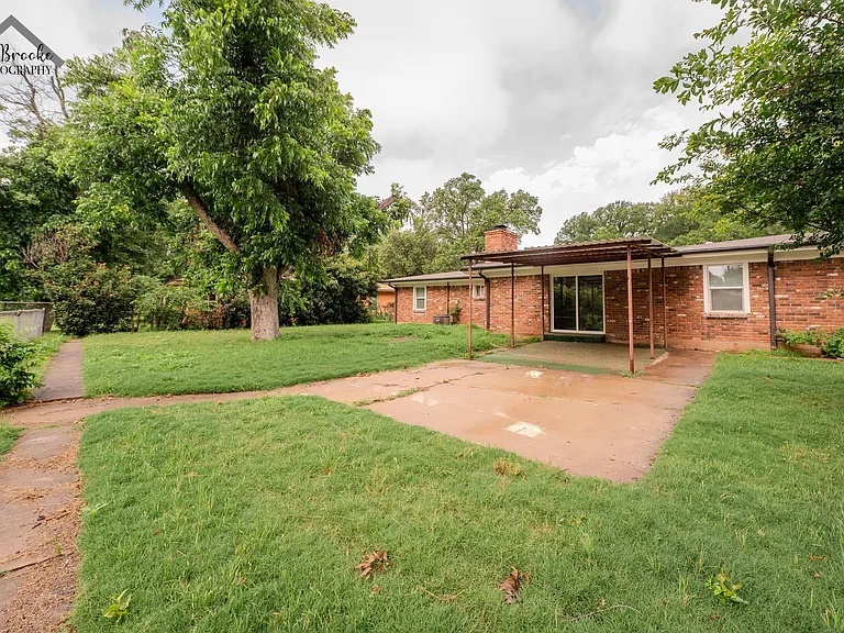 4505 University Ave — Photo 30