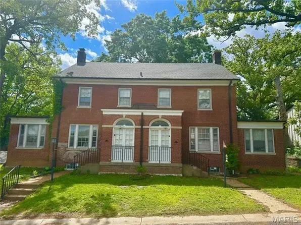 205 Grover Rd, Saint Louis, MO 63125