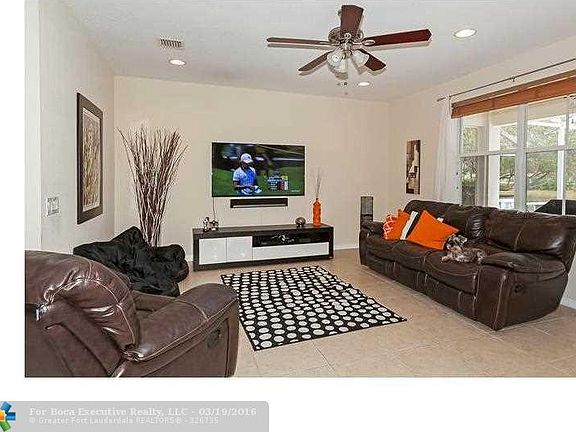 Home For Sale In Savanna