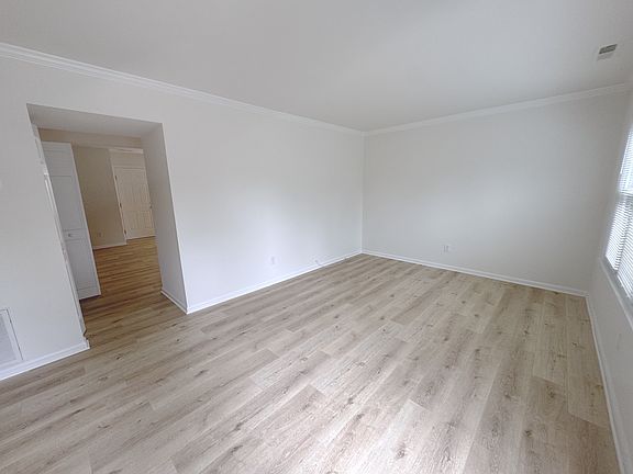 4th image of 3607 Luckylee Cres
