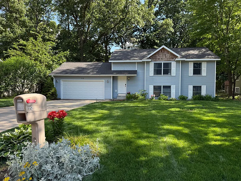 112 Timberwood Ct — Photo 2