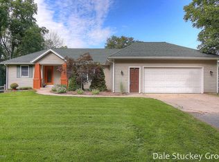 8911 Shaner Ave NE, Rockford, MI 49341