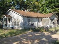 1st image of 107 S San Antonio St