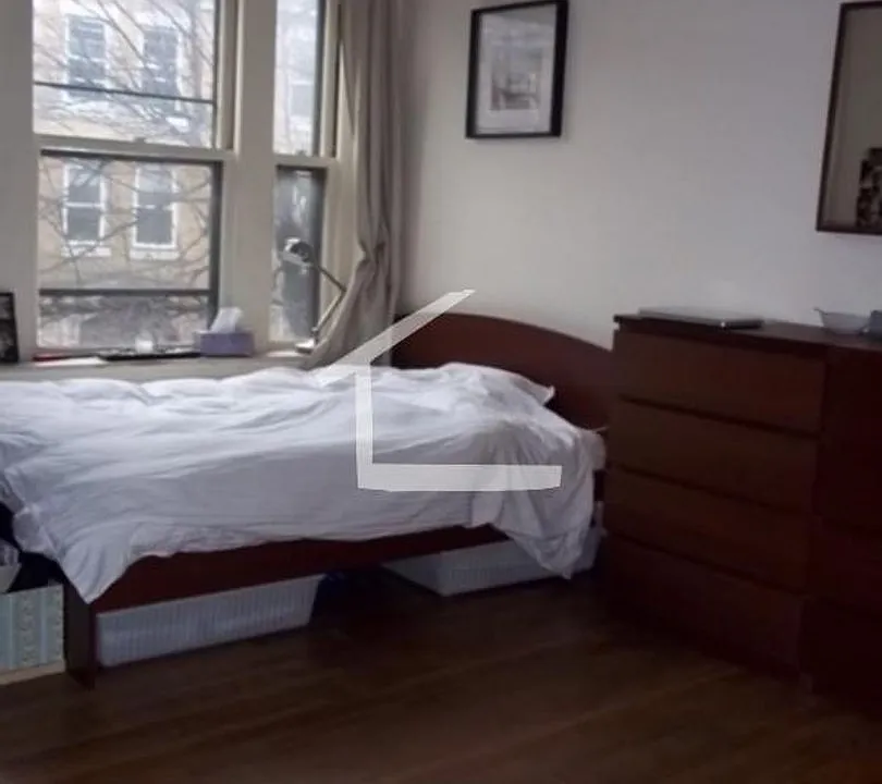11 Euston St #3