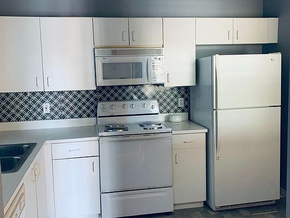 3rd image of 516 Villa Del Sol Cir APT 203