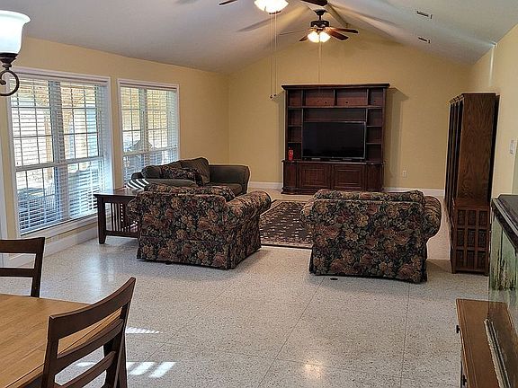 5th image of 410 Forest Dr