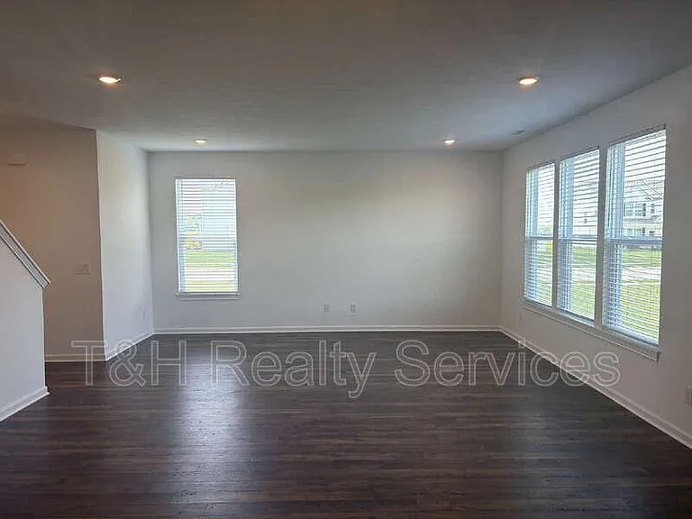 354 N Grand Oak Dr — Photo 13
