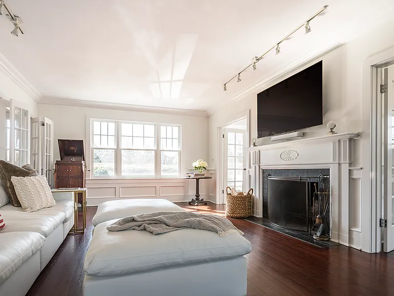 179 Hampton Rd — Photo 10