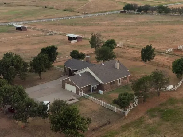 8410 SW Coombs Rd, Lawton, OK 73505