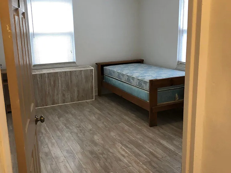 6313 Phillips Ave — Photo 9