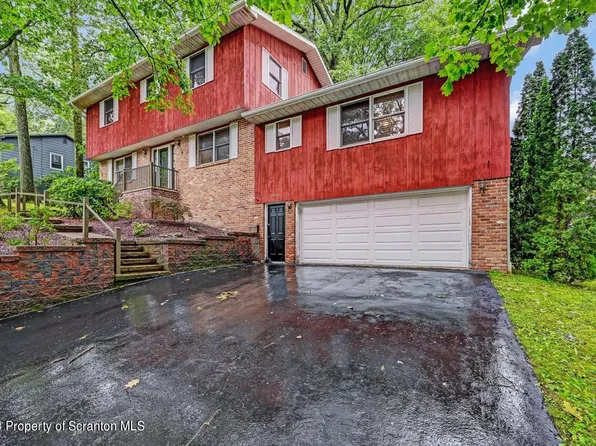 700 Lilac Ln, Clarks Summit, PA 18411