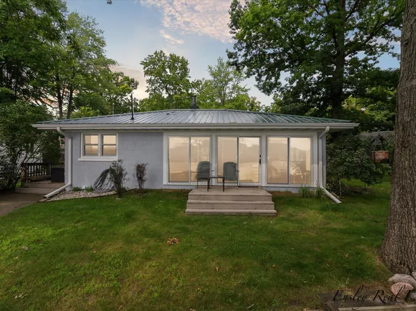 5824 E Pine St, Newaygo, MI 49337