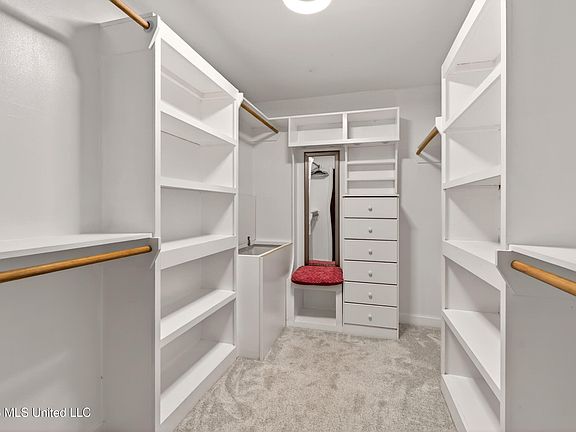 5th image of 606 Briarwood Ln