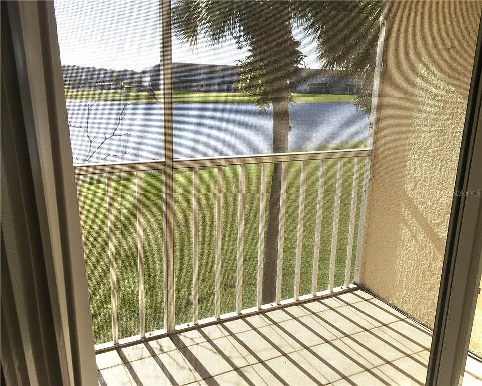 2 bed, 2.0 bath, 1013 sqft, $1,750 — Photo 4