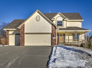 310 Elk Ridge Dr, Papillion, NE 68046