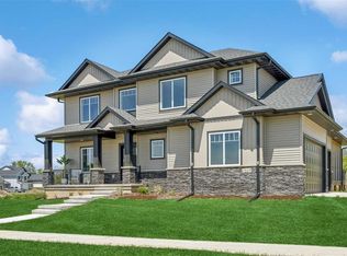 3868 Winnsboro Dr, Iowa City, IA