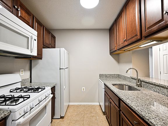4th image of 20977 Timber Ridge Ter Unit 103
