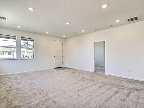 5th image of 684 Sacramento Way