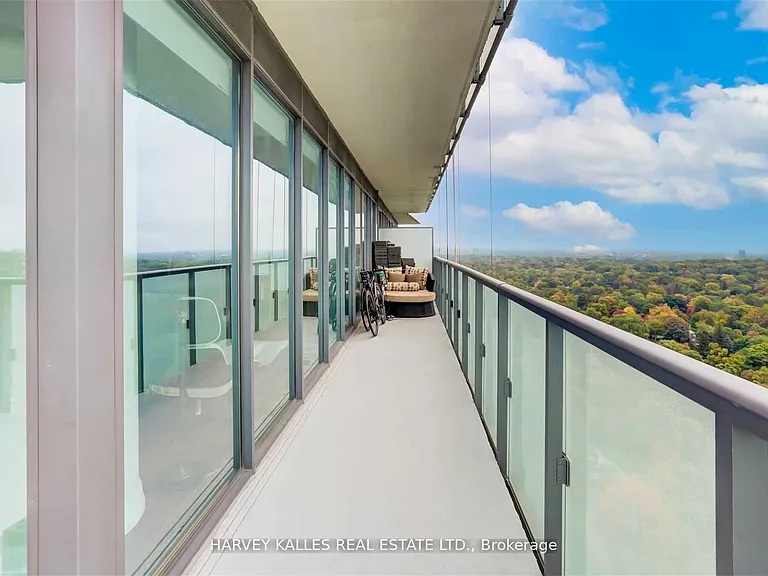 1815 Yonge St #2502 — Photo 32