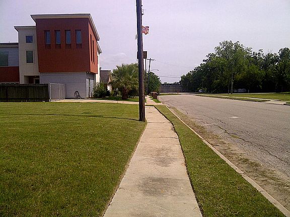 5th image of 8306 S Breeze Dr