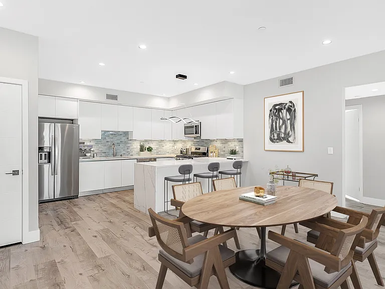 5820 La Mirada Ave #302 — Photo 3