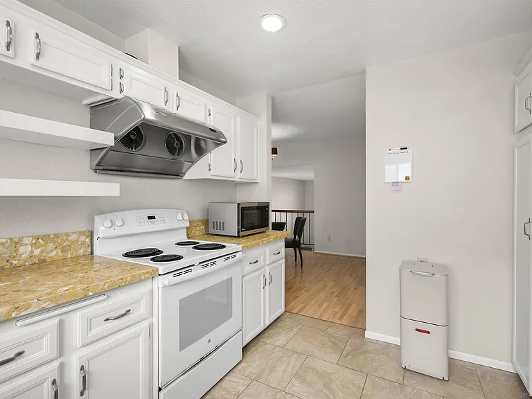 4064 Mahaila Ave #C — Photo 15