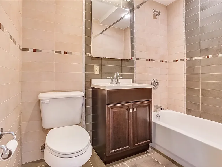 126 4th Ave #2D — Photo 5