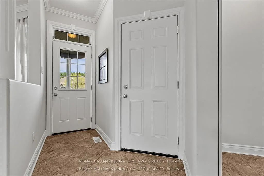3 bed, $3,000 — Photo 3