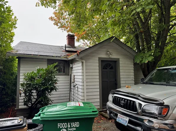 2542 30th Ave W, Seattle, WA 98119