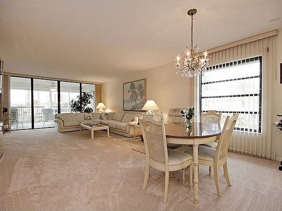 3rd image of 910 Huron Ct Unit 305