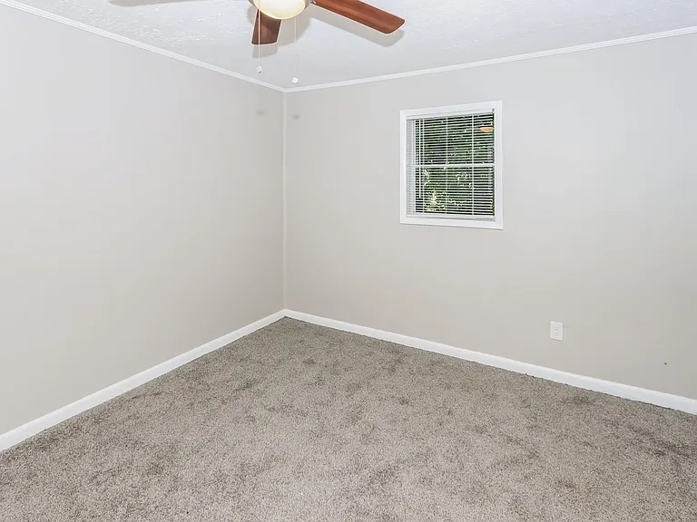 1539333_020_main_bedroom_12897096.jpg