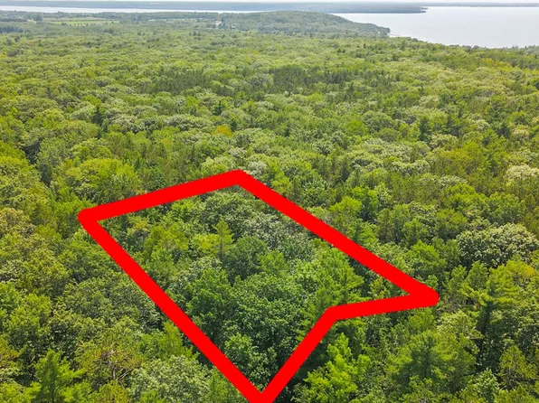 Pine Tree Rd, Sturgeon Bay, WI 54235
