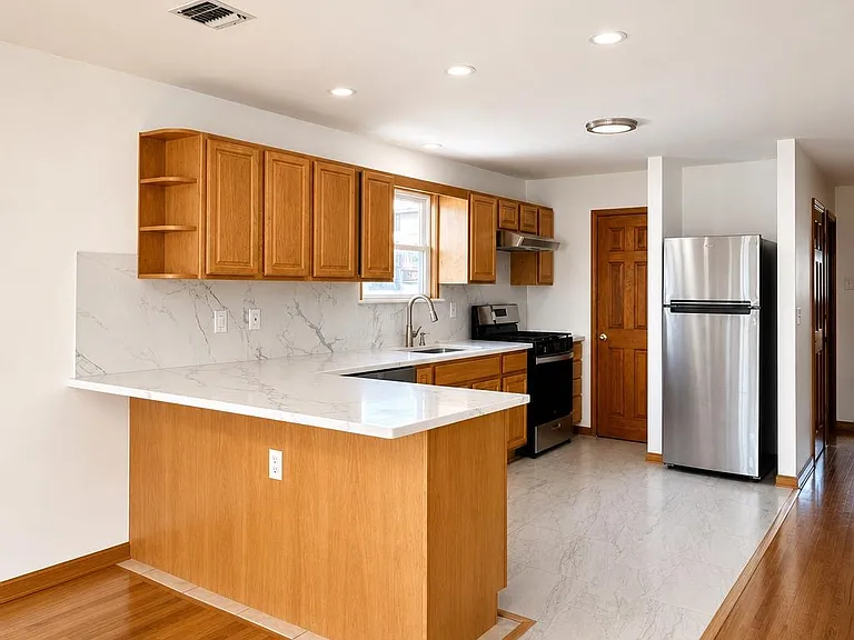 150 Clendenny Ave #2 — Photo 4