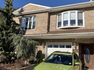 889 Rensselaer Ave, Staten Island, NY 10309