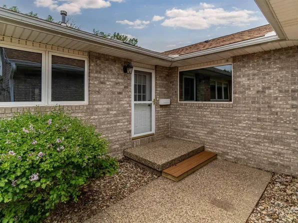 1977 Kamille Ct, Waterloo, IA 50701