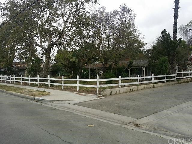1st image of 3540 Barnes Ave