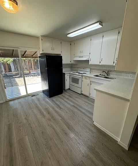 1604 W Rumble Rd — Photo 9