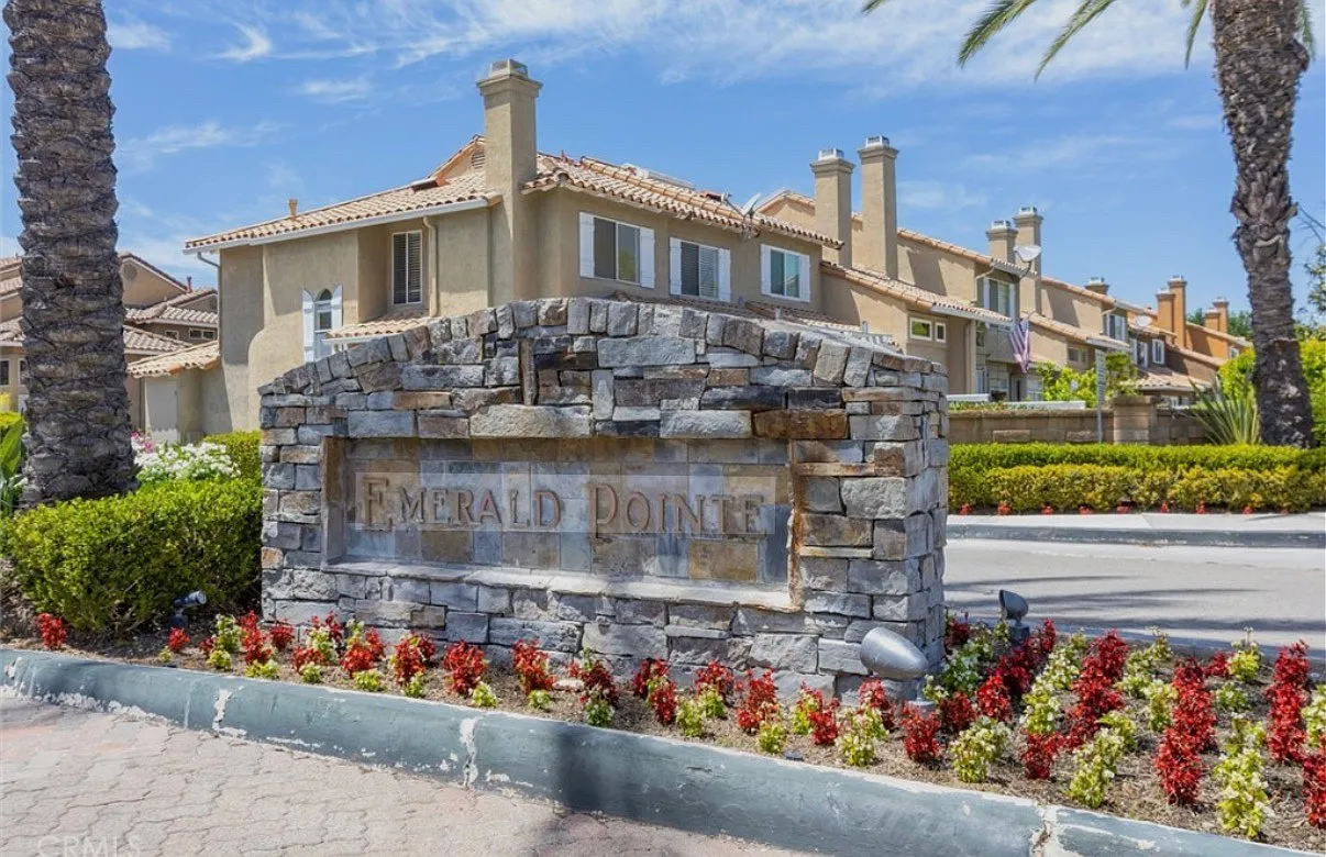 2 bed, 2.5 bath, 1172 sqft, $3,500 — Photo 1
