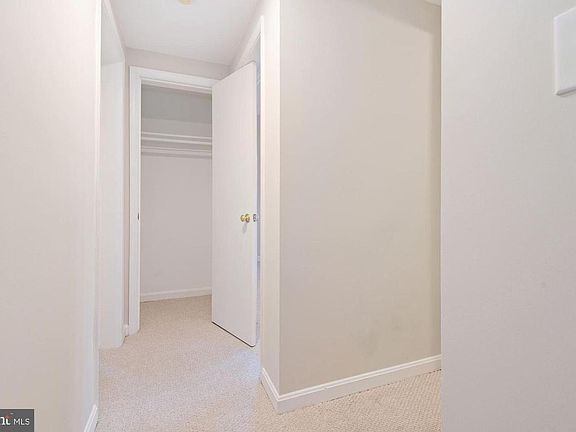 3rd image of 1737 Queens Ln #1-128
