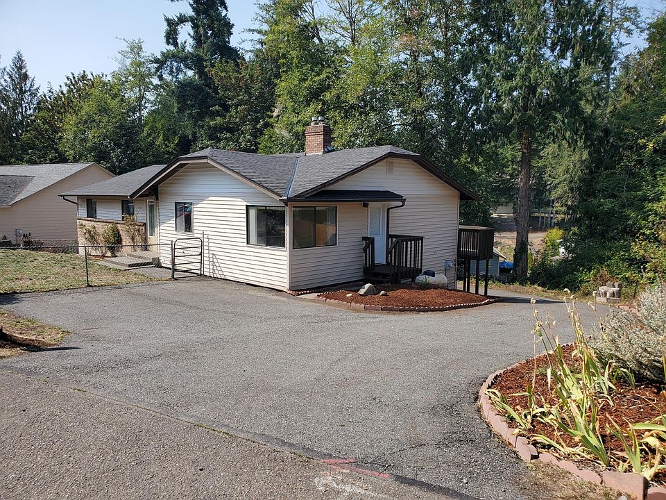 2nd image of 40 SE Cole Rd